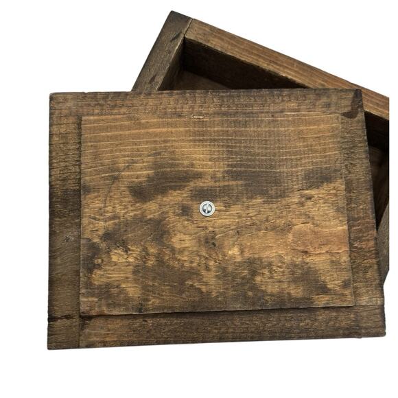 Primitive Wooden Box with Lid Handmade 9" x 7" Rustic Basic Weathered Wood Vtg - Picture 4 of 16